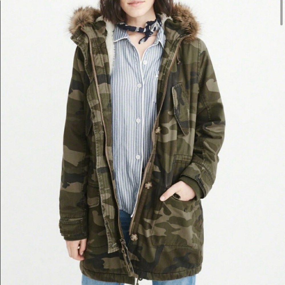 Amazing Camo Coat with removable fur
